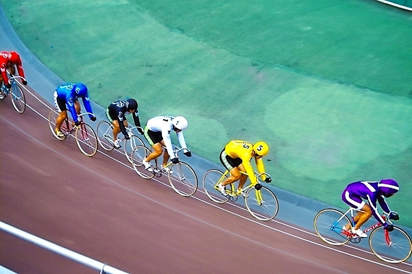 포토 JPG 주간 남자 스포츠 레저 운동선수 사람 여러명 야외 레포츠 자전거 사이클선수 경륜장 사이클링 남자만 국내포토 자연요소 다수 스포츠시설 바이크 육상스포츠 파일형식