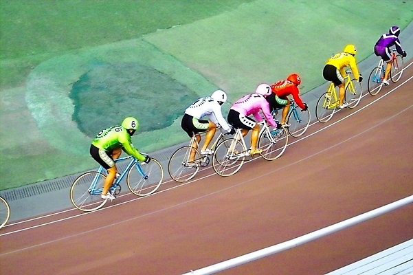 포토 JPG 주간 남자 스포츠 레저 운동선수 사람 여러명 야외 레포츠 자전거 사이클선수 경륜장 사이클링 남자만 국내포토 자연요소 다수 스포츠시설 바이크 육상스포츠 파일형식