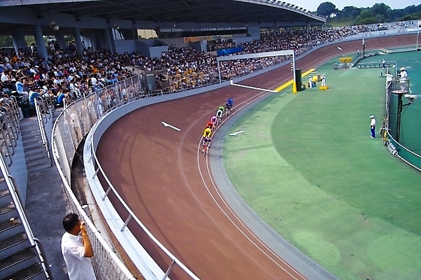 포토 JPG 주간 스포츠 레저 운동선수 사람 야외 레포츠 자전거 군중 사이클선수 경륜장 사이클링 국내포토 자연요소 스포츠시설 바이크 육상스포츠 파일형식