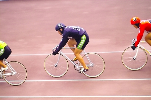 포토 JPG 주간 남자 스포츠 레저 운동선수 사람 야외 세명 레포츠 자전거 사이클선수 경륜장 사이클링 남자만 국내포토 자연요소 스포츠시설 바이크 육상스포츠 파일형식