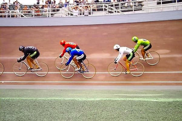 포토 JPG 주간 남자 스포츠 레저 운동선수 사람 여러명 야외 레포츠 자전거 사이클선수 경륜장 사이클링 남자만 국내포토 자연요소 다수 스포츠시설 바이크 육상스포츠 파일형식