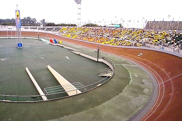 포토 JPG 주간 시설물 현대건축 건축 스포츠시설 사람 야외 자전거 스타디움 경기장 군중 경륜장 국내포토 자연요소 건축물 스포츠 바이크 시설 파일형식