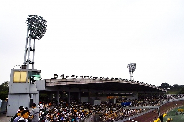 포토 JPG 주간 시설물 현대건축 건축 스포츠시설 사람 야외 자전거 스타디움 경기장 군중 경륜장 국내포토 자연요소 건축물 스포츠 바이크 시설 파일형식