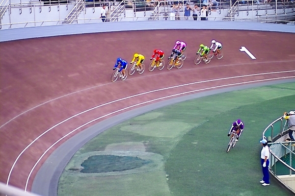 포토 JPG 주간 남자 스포츠 레저 운동선수 사람 여러명 야외 레포츠 자전거 사이클선수 경륜장 사이클링 남자만 국내포토 자연요소 다수 스포츠시설 바이크 육상스포츠 파일형식