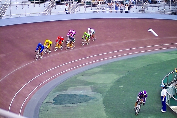 포토 JPG 주간 남자 스포츠 레저 운동선수 사람 여러명 야외 레포츠 자전거 사이클선수 경륜장 사이클링 남자만 국내포토 자연요소 다수 스포츠시설 바이크 육상스포츠 파일형식