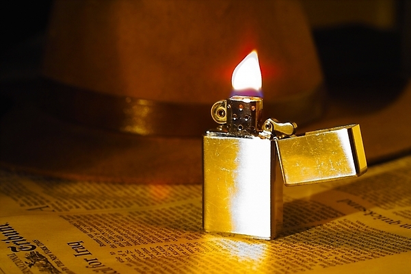 포토 JPG 스튜디오촬영 생활용품 불 사람없음 인테리어 도구 신문 성냥 오브젝트 라이터 라이타 국내포토 자연요소 디자인 실내 간행물 뉴스 파일형식