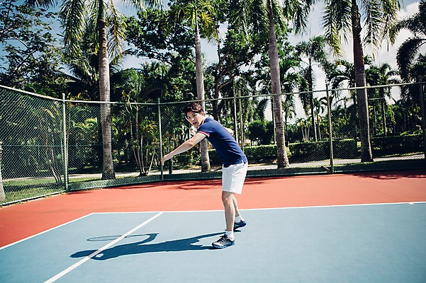 포토 JPG 주간 전신 해외기획촬영 라이프스타일 남자 스포츠 맨라이프 모션 건강 한명 서기 들기 사람 동양인 20대 성인 야외 옆모습 운동 한국인 테니스 라켓 테니스라켓 테니스장 2015년태국 남자만 남자한명만 성인남자만 청년만 청년남자만 청년남자한명만 성인한명만 성인남자한명만 성인만 휘두르기 국내포토 자연요소 1 스포츠용품 뷰포인트 스포츠시설 인종 청년 생활 구기 파일형식