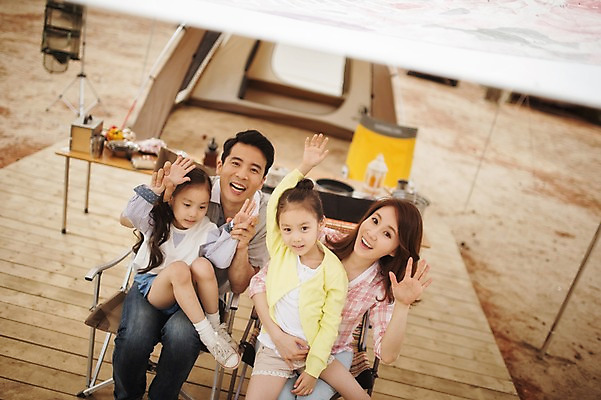 포토 JPG 주간 라이프스타일 여자 남자 어린이 의자 가족 모션 엄마 한국 텐트 미소 사람 앉기 동양인 손짓 소녀 여러명 상반신 성인 야외 앞모습 30대 캠핑 한국인 가족라이프 아빠 쌍둥이 캠핑장 자매 천막 강원도 양양군 국내포토 자연요소 아시아 뷰포인트 가구 다수 관계 레저 표정 캠핑도구 인종 생활 장년 파일형식