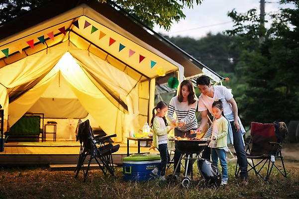 포토 JPG 주간 전신 라이프스타일 여자 남자 어린이 가족 모션 엄마 한국 텐트 요리 서기 사람 동양인 소녀 여러명 성인 야외 앞모습 30대 화목 캠핑 한국인 가족라이프 아빠 바비큐 굽기 쌍둥이 캠핑장 즐거움 자매 강원도 꼬치구이 양양군 국내포토 자연요소 감정 아시아 음식 뷰포인트 다수 컨셉 관계 레저 캠핑도구 인종 생활 장년 꼬치 구이 파일형식
