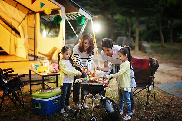 포토 JPG 주간 전신 라이프스타일 여자 남자 어린이 음식 가족 모션 엄마 한국 텐트 육류 서기 들기 사람 동양인 소녀 여러명 성인 야외 앞모습 30대 화목 캠핑 한국인 가족라이프 아빠 바비큐 굽기 쌍둥이 캠핑장 즐거움 자매 강원도 꼬치구이 양양군 국내포토 자연요소 감정 아시아 뷰포인트 다수 컨셉 식재료 관계 레저 캠핑도구 인종 생활 장년 꼬치 구이 파일형식