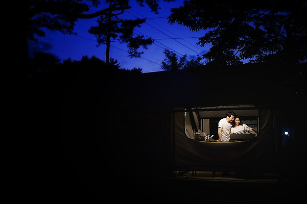 포토 JPG 라이프스타일 부부 여자 남자 모션 한국 텐트 요리 서기 사람 동양인 상반신 성인 야외 두명 앞모습 30대 어둠 캠핑 한국인 야간 캠핑장 강원도 양양군 부부라이프 장년만 성인만 국내포토 자연요소 커플 아시아 뷰포인트 레저 캠핑도구 인종 생활 장년 파일형식