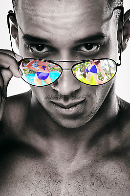 JPG 서양인 외국인 편집이미지 여자 남자 안경 휴가 흑백 사람 성인 세명 비키니 선글라스 반사 3D 꿈 디지털합성 휴양지 과거 디지털아트 성인만 편집실사 편집3D 잡화 수영복 컨셉 촬영기법 인종 장소 CG 파일형식