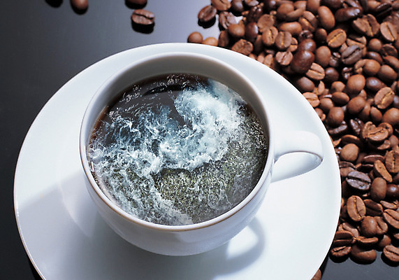 JPG 편집이미지 파도 바다 사람없음 반사 3D 꿈 원두 커피잔 찻잔 디지털합성 과거 디지털아트 편집실사 편집3D 커피 컨셉 잔 CG 파일형식