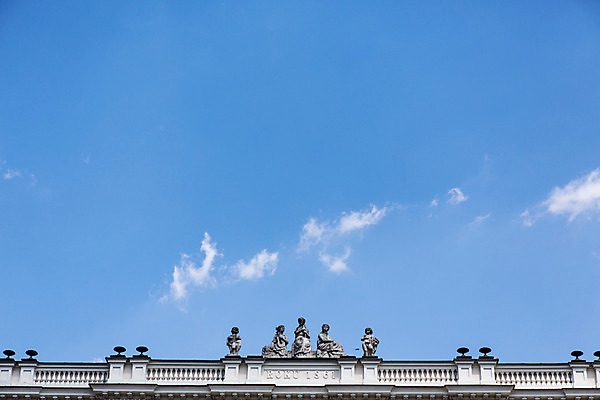포토 JPG 주간 구름 해외풍경 유럽 하늘 풍경 사람없음 야외 동상 동유럽 폴란드 구시가지 바르샤바 국내포토 자연요소 해외 나라 조형물 기념물 파일형식