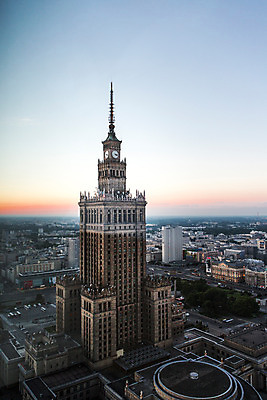 포토 JPG 주간 해외풍경 유럽 풍경 빌딩 사람없음 야외 건물 도시 동유럽 폴란드 문화과학궁전 바르샤바 국내포토 자연요소 해외 건축물 나라 궁전 파일형식