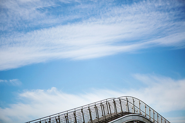 포토 JPG 주간 구름 해외풍경 유럽 하늘 풍경 사람없음 야외 건물 동유럽 폴란드 바르샤바 국내포토 자연요소 해외 건축물 나라 파일형식