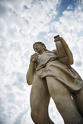 포토 JPG 주간 구름 해외풍경 유럽 로우앵글 하늘 풍경 사람없음 야외 동상 동유럽 폴란드 바르샤바 빌라노우궁전 국내포토 자연요소 해외 나라 뷰포인트 조형물 궁전 기념물 파일형식