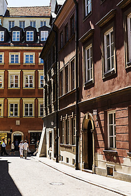 포토 JPG 주간 해외풍경 유럽 거리 사람 풍경 여러명 야외 건물 보행자 동유럽 폴란드 구시가지 바르샤바 국내포토 자연요소 해외 건축물 나라 다수 파일형식