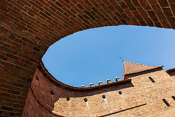 포토 JPG 주간 해외풍경 유럽 하늘 풍경 사람없음 야외 성벽 동유럽 폴란드 구시가지 바르샤바 국내포토 자연요소 해외 나라 파일형식
