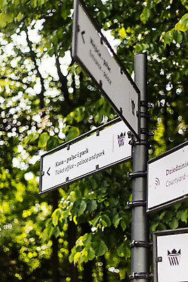 포토 JPG 주간 해외풍경 유럽 풍경 사람없음 야외 표지판 동유럽 폴란드 바르샤바 빌라노우궁전 국내포토 자연요소 해외 나라 알림판 궁전 파일형식