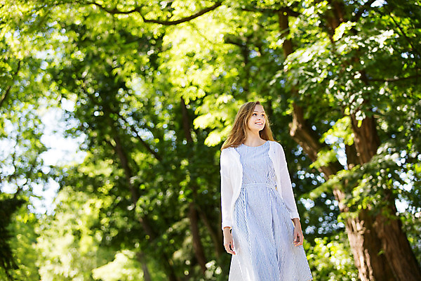 포토 JPG 주간 서양인 외국인 나무 식물 해외풍경 해외 라이프스타일 공원 여자 휴식 한명 사람 20대 성인 야외 일상 산책 자유 폴란드 바르샤바 와지엔키공원 여자만 여자한명만 성인여자만 청년만 청년여자만 성인한명만 청년여자한명만 성인여자한명만 성인만 국내포토 자연요소 1 공공시설 유럽 컨셉 인종 풍경 청년 라이프 생활 파일형식