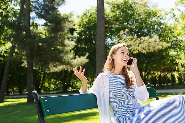 포토 JPG 주간 서양인 외국인 나무 식물 해외풍경 해외 라이프스타일 공원 여자 벤치 휴식 한명 사람 앉기 20대 성인 야외 일상 스마트폰 자유 통화 폴란드 바르샤바 와지엔키공원 여자만 여자한명만 성인여자만 청년만 청년여자만 성인한명만 청년여자한명만 성인여자한명만 성인만 국내포토 자연요소 1 공공시설 유럽 컨셉 의자 모션 인종 풍경 청년 라이프 생활 핸드폰 스마트기기 파일형식