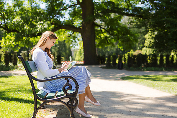 포토 JPG 주간 전신 서양인 외국인 나무 식물 해외풍경 해외 라이프스타일 공원 여자 벤치 의자 휴식 한명 사람 앉기 20대 성인 야외 일상 태블릿 자유 폴란드 바르샤바 와지엔키공원 여자만 여자한명만 성인여자만 청년만 청년여자만 성인한명만 청년여자한명만 성인여자한명만 성인만 국내포토 자연요소 1 공공시설 유럽 가구 컨셉 모션 인종 풍경 청년 라이프 생활 전자제품 스마트기기 파일형식