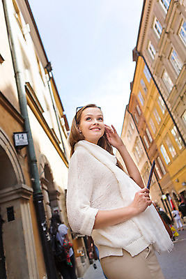 포토 JPG 주간 서양인 외국인 해외풍경 해외 라이프스타일 여자 거리 한명 사람 20대 성인 야외 건물 일상 마을 자유 폴란드 구시가지 바르샤바 여자만 여자한명만 성인여자만 청년만 청년여자만 성인한명만 청년여자한명만 성인여자한명만 성인만 국내포토 자연요소 1 건축물 유럽 컨셉 인종 풍경 청년 라이프 생활 파일형식