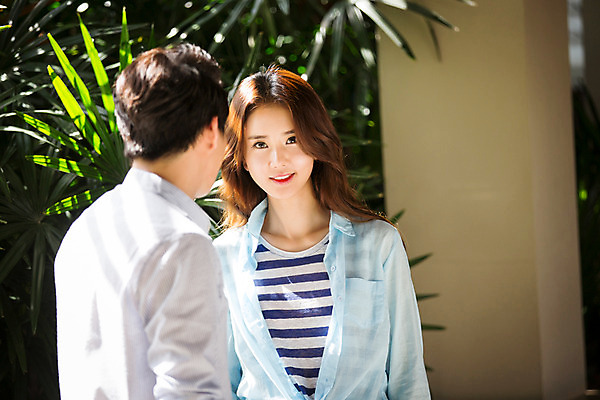 포토 JPG 주간 식물 해외기획촬영 라이프스타일 커플 여자 남자 행복 커플라이프 휴식 미소 사람 동양인 상반신 성인 야외 두명 앞모습 뒷모습 30대 한국인 즐거움 2015년태국 장년만 성인만 국내포토 자연요소 감정 뷰포인트 컨셉 관계 표정 인종 생활 장년 파일형식