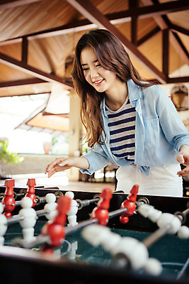 포토 JPG 해외기획촬영 여자 휴식 한명 서기 미소 사람 동양인 상반신 성인 30대 한국인 게임 즐거움 축구게임 2015년태국 여자만 여자한명만 성인여자만 성인한명만 성인여자한명만 장년만 장년여자만 장년여자한명만 성인만 국내포토 1 감정 컨셉 모션 놀이 표정 인종 장년 파일형식