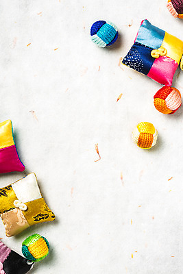 포토 JPG 스튜디오촬영 배너 명절 백그라운드 전통소품 실내 사람없음 추석 한지 오브젝트 공기놀이 공기돌 플랫레이 국내포토 전통 기념일 종이 놀이 내부 플랫 파일형식