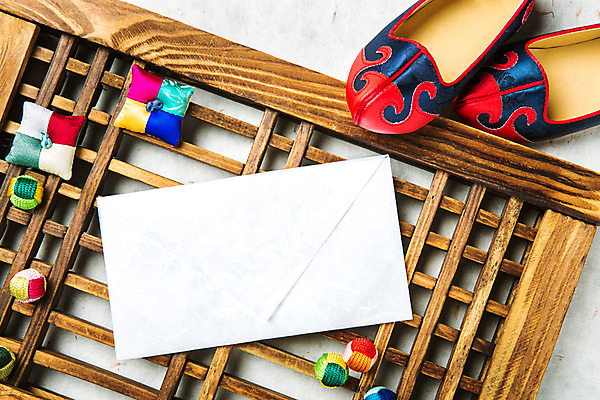 포토 JPG 스튜디오촬영 배너 명절 백그라운드 편지봉투 실내 사람없음 추석 한지 오브젝트 문살 플랫레이 국내포토 전통 기념일 종이 봉투 내부 플랫 편지 파일형식