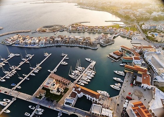 포토 JPG 해외이미지 라이프스타일 유럽 바다 섬 요트 중동 건축양식 새로움 주택 항해 안테나 파노라마 사람없음 건물 물 빛 도시풍경 컬러풀 햇빛 여행객 상점 항구 식당 맑음 어둠 일몰 산책로 기둥 도시 만 보트 황무지 센터 중세 역사 고급 우아함 지중해 빌라 맨션 그리스 클럽 휴양지 상업 베네치아 지역 포트 동쪽 스카이라인 리빙 남쪽 종료 개발 복잡 지원 코스모폴리탄 해외202004 해외포토 사이프러스공화국 자연요소 건축물 건축 나라 길 컬러 컨셉 배_교통 통신 교통시설 날씨 촬영기법 사람 풍경 생활 태양 노을 이탈리아 장소 칵테일 방향 파일형식 이미지허브