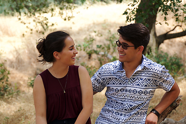 포토 JPG 해외이미지 백인 커플 응시 공원 여자 남자 행복 감정 2 데이트 관계 자연 함께함 사랑 사람 앉기 소년 야외 두명 10대 연도 만족 옛날 해외202004 해외포토 서양인 시선 공공시설 어린이 컨셉 모션 청소년 생태계 파일형식 이미지허브