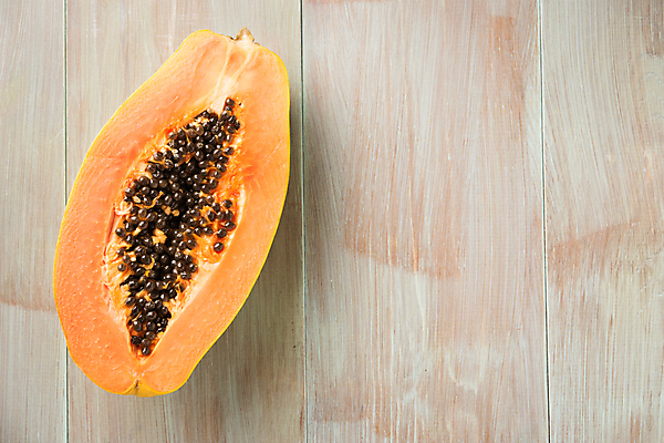 포토 JPG 해외이미지 단면 실내 사람없음 하이앵글 열대과일 파파야 카피스페이스 나무배경 해외202004 해외포토 뷰포인트 백그라운드 과일 내부 공백 파일형식 이미지허브