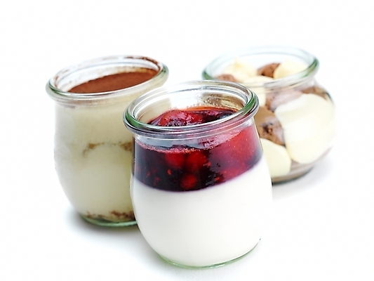 포토 JPG 해외이미지 실내 종류 사람없음 다양 세개 흰배경 푸딩 과일푸딩 해외202004 해외포토 다수 백그라운드 디저트 3 내부 흰색 파일형식 이미지허브