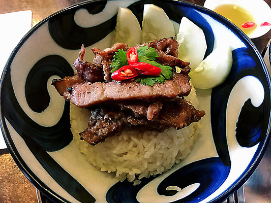 포토 JPG 해외이미지 전통 접시 아시아 음식 백그라운드 채소 태국 밥 건강 마늘 육류 돼지고기 요리 동양인 사람없음 식당 식사 저녁식사 튀김 흰색 신선 뜨거움 맛 후추 점심식사 해외202004 해외포토 식기 나라 컬러 컨셉 식재료 인종 상점 향신료 파일형식 이미지허브