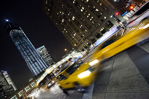 포토 JPG 해외이미지 1 외관 여자 컨셉 유리 지붕 새로움 거리 사람 사람없음 건물 빛 세계 사무실 노란색 탑 고층빌딩 자유 가을 도시 9 센터 도심 9월 땅 무역 택시 장면 맨해튼 영 땅바닥 무료 신앙심 해외202004 해외포토 건축물 계절 산업 컬러 비즈니스 승용차 자동차 재질 바닥 빌딩 숫자 날짜 뉴욕 파일형식 이미지허브