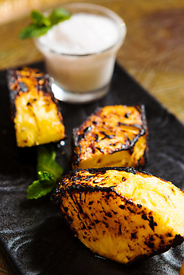 포토 JPG 해외이미지 식물 접시 열매 음식 조각 다이어트 과일 탁자 포도 디저트 건강 요리 사람없음 목재 가로 소풍 바구니 냉동 얼음 식사 우유 추위 시골 신선 그릴 굽기 먹기 크림 파인애플 유기농 슬라이스 아몬드 성분 꿀 내추럴 하와이인 해외202004 해외포토 자연요소 외국인 나무 식기 웰빙 가구 재료 모션 주방용품 유제품 야외활동 견과류 구이 열대과일 파일형식 이미지허브