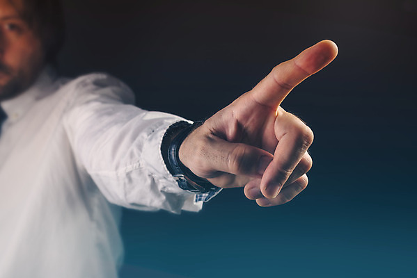 포토 JPG 해외이미지 직업 손 남자 컨셉 비즈니스 CEO 손가락 한명 손짓 사무실 분노 업무 비즈니스맨 발사 실업자 종업원 사인 출발 경영자 인덱스 취소 경영 고용 규율 방법 해외202004 해외포토 1 감정 모션 사람 신체부위 구직 작업 직장인 리더 채용 파일형식 이미지허브