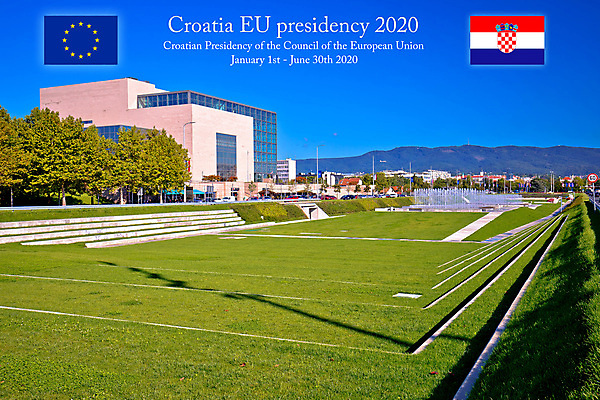 포토 JPG 해외이미지 공원 유럽 길 건축양식 자연 하늘 거리 풍경 사람없음 건물 초록색 파란색 컬러풀 정원 유로 도시 센터 도서관 분수 대학교 정사각형 장면 타운 크로아티아 일반 대통령 외교 유럽연합 자그레브 터키석 해외202004 해외포토 도형 건축물 공공시설 교육 건축 나라 컬러 돈 학교 보석 생태계 파일형식 이미지허브