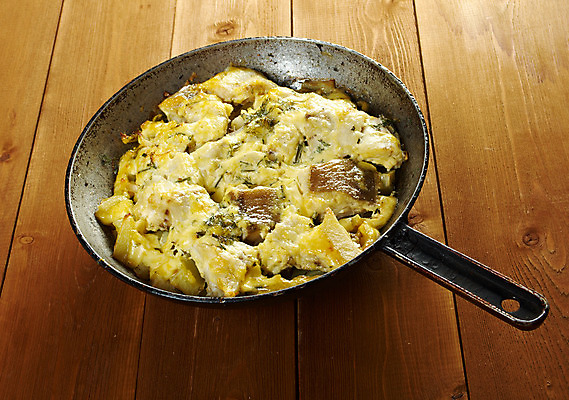 포토 JPG 해외이미지 전통 손 음식 바다 다이어트 탁자 양파 감자 건강 식이요법 노르웨이 어류 요리 사람없음 주방 식당 식탁보 굽기 북쪽 점심식사 수유 해외202004 해외포토 유럽 가구 채소 신체부위 상점 식사 수중동물 구이 방향 파일형식 이미지허브