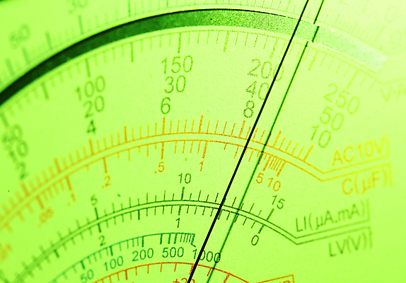 포토 JPG 해외이미지 산업 과학 실험 사람없음 전자제품 힘 기계 장비 수확 기술자 엔지니어 지시 측정 눈금 복고 반도체 볼트 다이얼 계량기 게이지 전압 해외202004 해외포토 직업 농업 모션 공구 파일형식 이미지허브