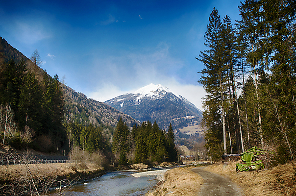 포토 JPG 해외이미지 주간 나무 여행 자연 하늘 산 파노라마 풍경 사람없음 야외 물 햇빛 계곡 숲 침엽수 삼림지대 웅장함 해외202004 해외포토 자연요소 식물 촬영기법 태양 생태계 파일형식 이미지허브