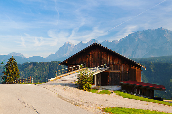 포토 JPG 해외이미지 나무 식물 동물 유럽 산업 여행 밭 농업 건축양식 포유류 자연 산 풍경 사람없음 야외 목재 울타리 농장 토끼 오스트리아 숲 폐허 해외202004 해외포토 건축 나라 재료 담장 반려동물 생태계 파일형식 이미지허브