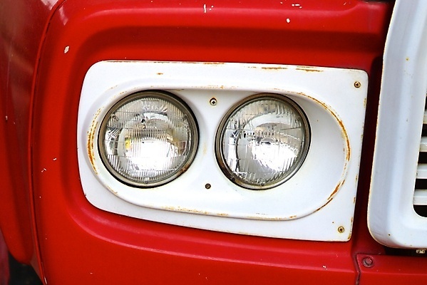 포토 JPG 해외이미지 전구 자동차 사람없음 빨간색 빛 램프 짐차 해외202004 해외포토 육상교통 컬러 조명 파일형식 이미지허브