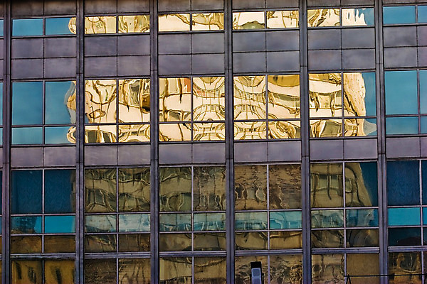 포토 JPG 해외이미지 벽 창문 유리 사람없음 건물 빛 반사 도시 황금 도심 타운 왜곡 해외202004 해외포토 건축물 재질 파일형식 이미지허브