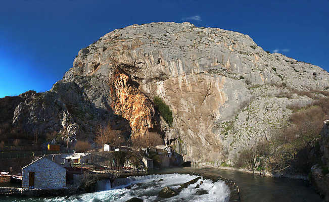 포토 JPG 해외이미지 유럽 학교 자연 산 파노라마 풍경 사람없음 야외 초록색 물 빛 강 태양 식당 맑음 봄 폭포 젖음 흐름 추위 가을 바위 흰색 신선 개울 급류 동굴 이슬람교 언덕 각도 장면 암초 내추럴 보스니아 해외202004 해외포토 자연요소 계절 교육 나라 종교 컬러 컨셉 날씨 촬영기법 상점 돌_바위 생태계 파일형식 이미지허브