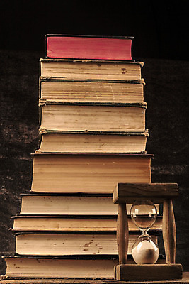 포토 JPG 해외이미지 학생 교육 문화 백그라운드 졸업 텍스트 학교 선반 사람없음 목재 책 스터디 독서 갈색 쌓기 검은색 어둠 정보 수확 골동품 덮개 가르침 그룹 역사 황금 도서관 가죽 읽기 모래시계 오브젝트 교과서 대학교 복고 문학 페이지 제비 서점 보관소 옛날 많음 해외202004 해외포토 나무 모래 시계 컬러 가구 컨셉 농업 재료 모션 조류 교재 학습 상점 뚜껑 저장 파일형식 이미지허브