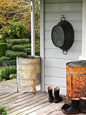 포토 JPG 해외이미지 꽃 여유 섬 백그라운드 신발 겨울 창문 발 전등 바닥 주택 부츠 실내 따뜻함 사람없음 내부 건물 목재 농가 갈색 문 금속 정원 침실 오픈 발자국 오브젝트 속도 뉴질랜드 드럼 환영 구식 더블 양발 중고 파케트 해외202004 해외포토 나무 식물 건축물 계절 감정 컬러 재료 자국 재질 조명 타악기 신체부위 농장 오세아니아 파일형식 이미지허브